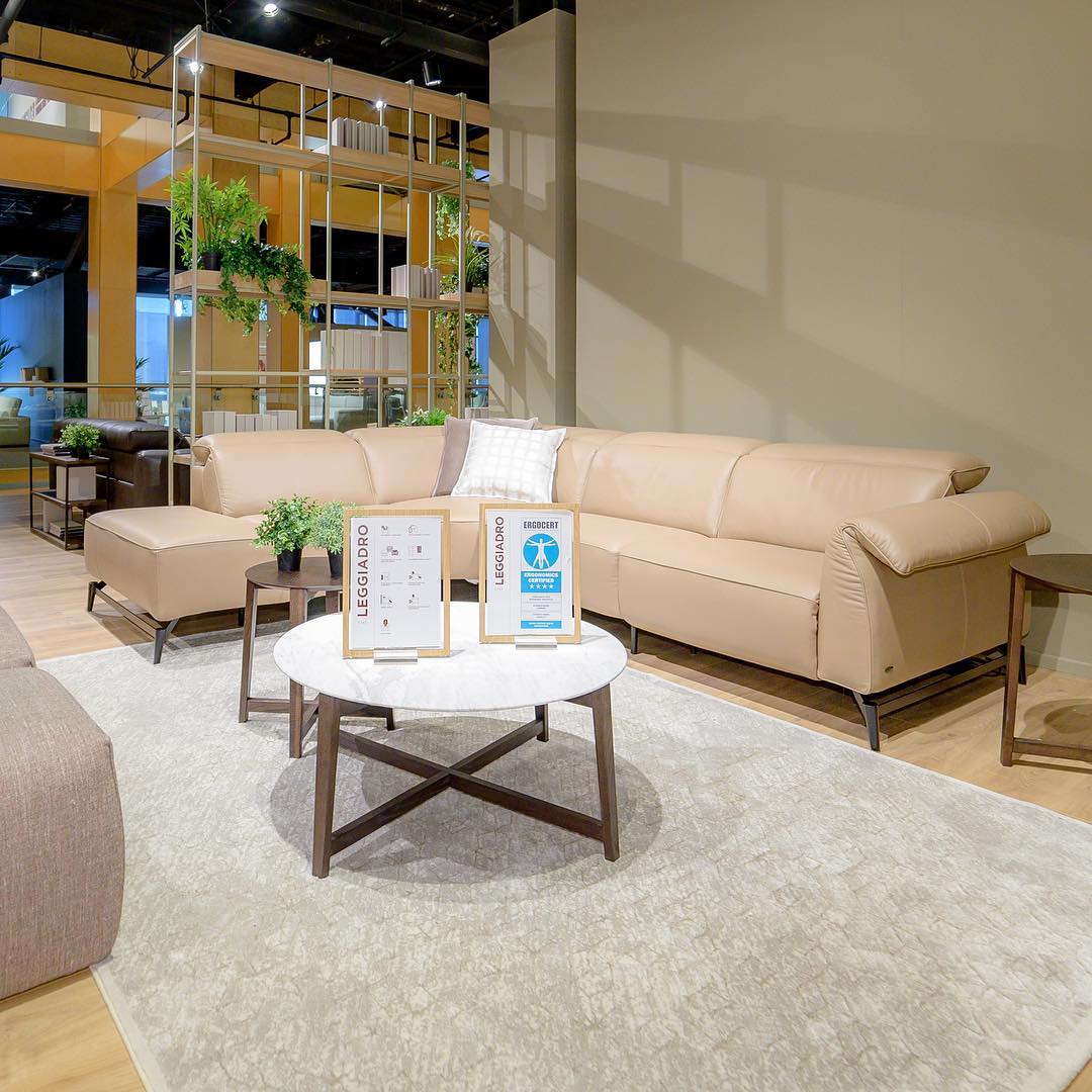 Natuzzi Editions Leggiadro Sofa C143 - Image 9