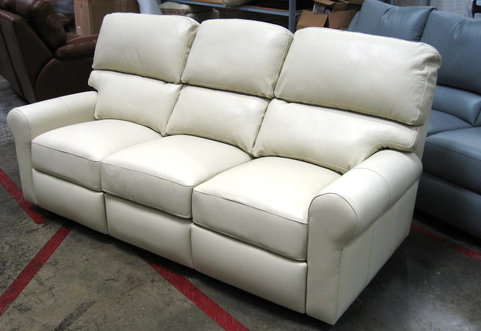 Omnia Brookfield Sofa - Image 10