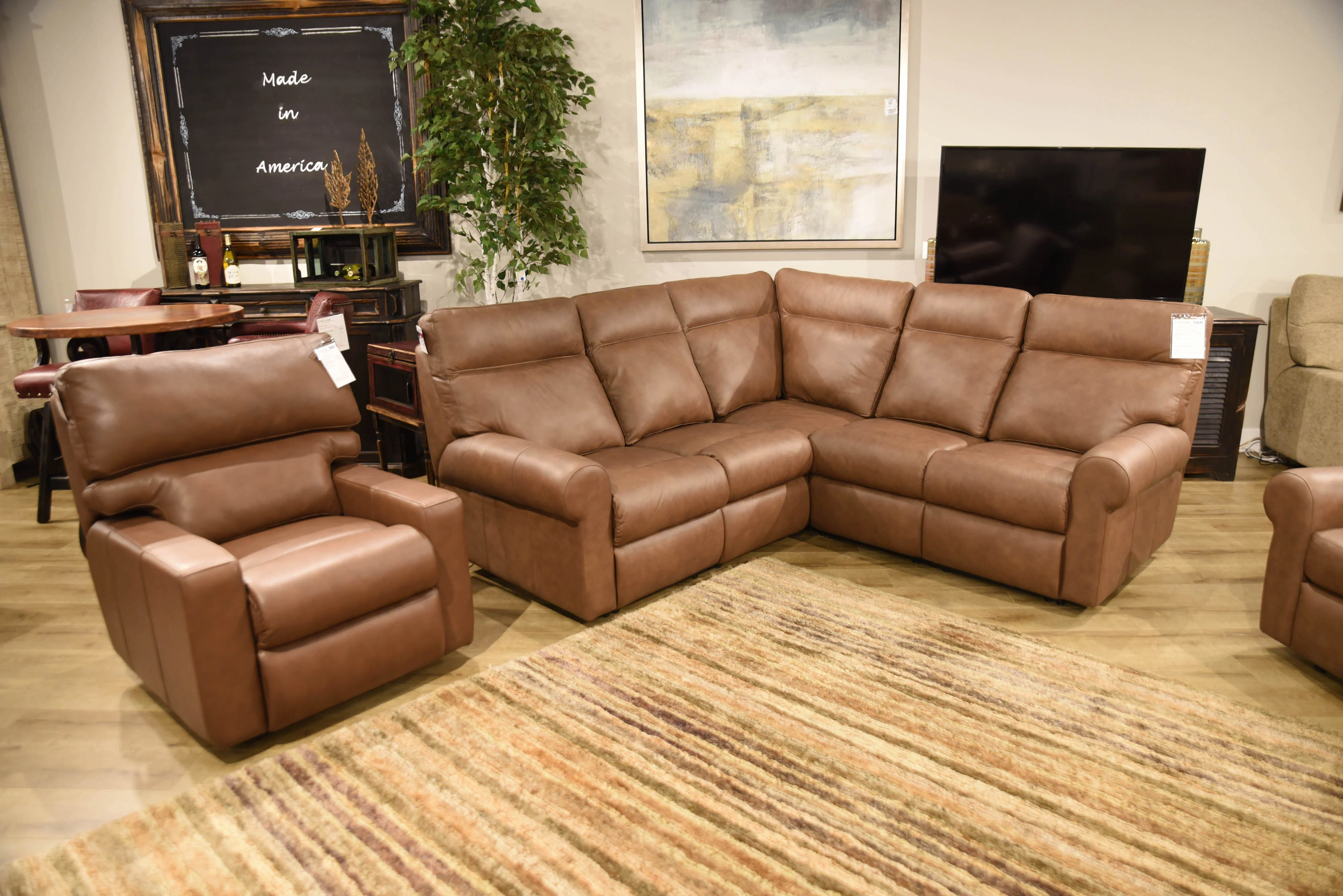 Omnia Brookhurst Sectional - Image 3